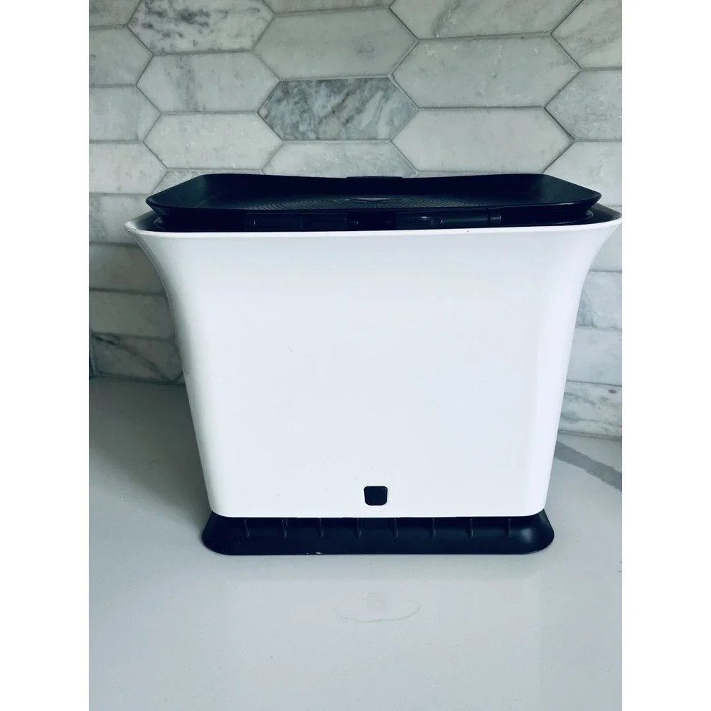 Full Circle Fresh Air Odor Free Kitchen Compost Collector White/Black 1.5 Gallon